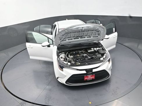 Used 2024 Toyota Corolla LE FWD image 39
