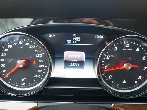 Used 2017 Mercedes-Benz E 300 4MATIC image 20