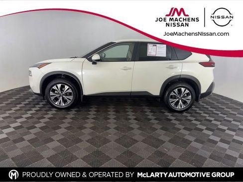 Used 2023 Nissan Rogue SV image 8
