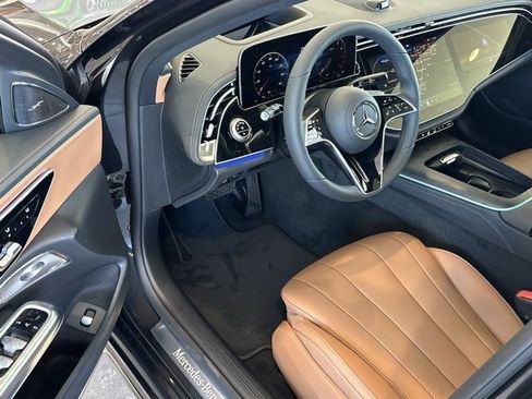 New 2026 Mercedes-Benz E 350 4MATIC Sedan image 10