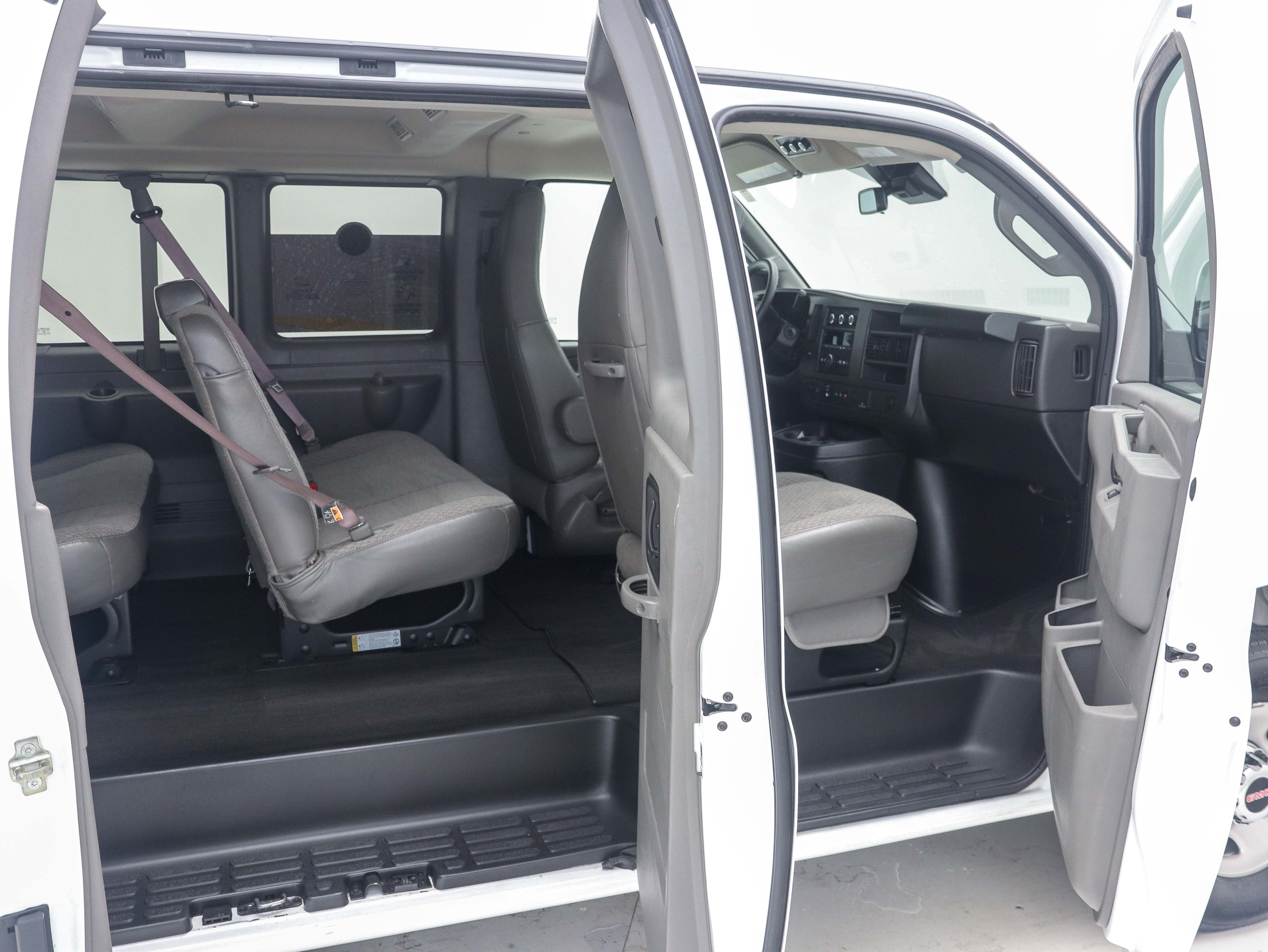 Used 2025 GMC Savana 3500 LT w/ LT Preferred Equipment Group RWD image 11