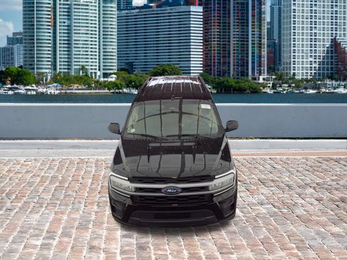 Used 2024 Ford Expedition Max XLT RWD image 2
