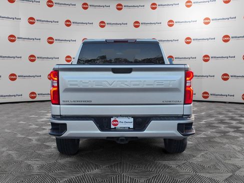 Used 2022 Chevrolet Silverado 1500 Custom image 4
