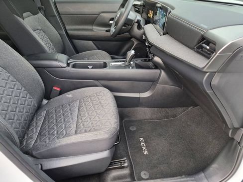 Used 2026 Nissan Kicks SV FWD image 27
