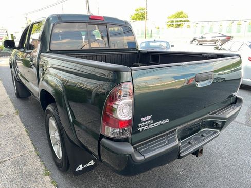 Used 2011 Toyota Tacoma 4x4 Double Cab w/ TRD Sport Pkg image 4