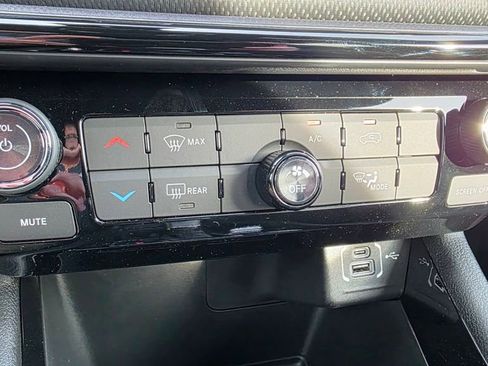 New 2026 Jeep Compass Latitude AWD/4WD image 33