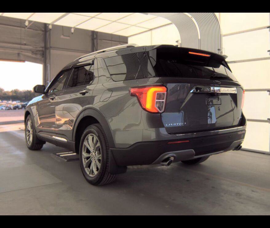 Used 2024 Ford Explorer Limited AWD/4WD image 10