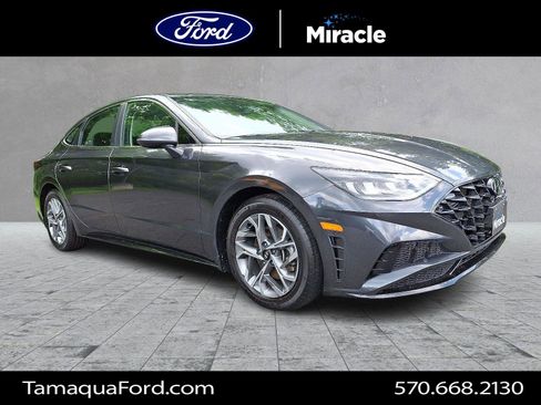 Used 2022 Hyundai Sonata SEL w/ Winter Weather Package image 1