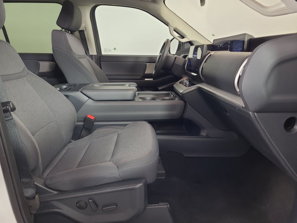 Used 2025 Ford Expedition Active AWD/4WD image 21
