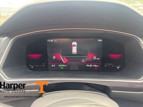 Used 2022 Volkswagen Tiguan SE R-Line image 15
