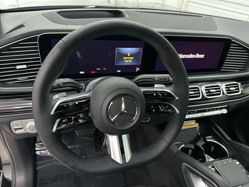 Used 2026 Mercedes-Benz GLS 450 4MATIC image 10