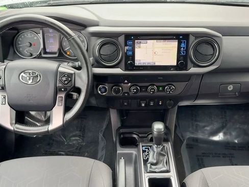 Used 2019 Toyota Tacoma TRD Off-Road image 10