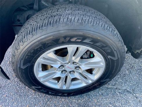 Used 2019 GMC Canyon SLE w/ SLE Convenience Package image 12