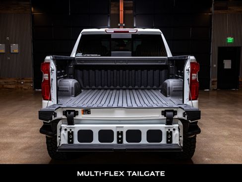Used 2026 Chevrolet Silverado 1500 LT Trail Boss w/ Convenience Package II AWD/4WD image 9