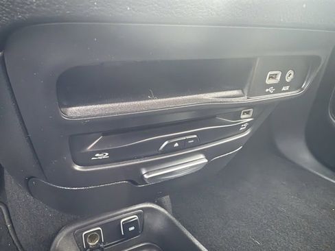 Used 2018 Chrysler Pacifica Touring-L Plus w/ S Appearance Package image 27