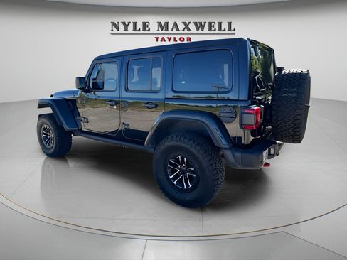 Used 2025 Jeep Wrangler Unlimited Rubicon AWD/4WD image 5