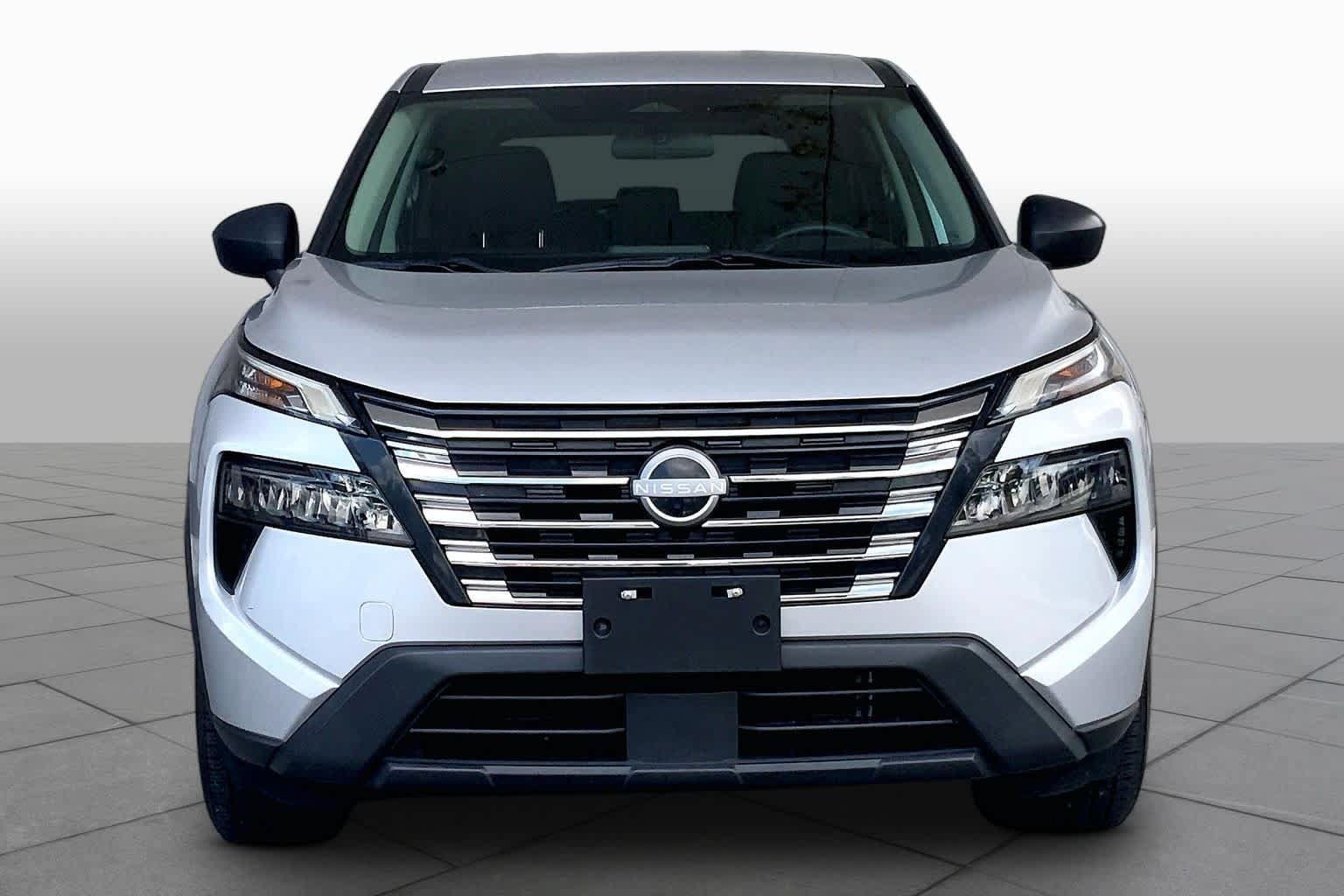 Used 2024 Nissan Rogue S AWD/4WD image 4