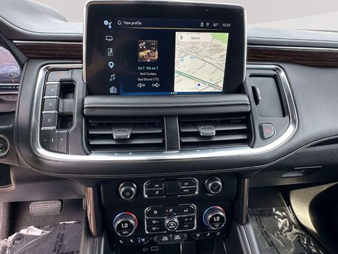 Used 2022 Chevrolet Suburban High Country AWD/4WD image 9