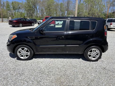 Used 2011 Kia Soul + FWD image 2