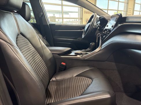 Used 2023 Toyota Camry SE w/ Protection Package (Q2) (TMS) FWD image 24