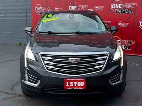 Used 2019 Cadillac XT5 Luxury FWD image 2