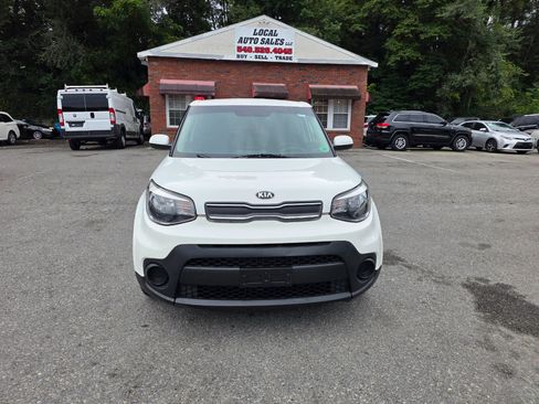Used 2018 Kia Soul image 2