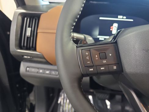 New 2026 Nissan Pathfinder Platinum FWD image 17