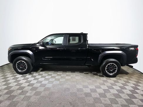 Certified 2024 Toyota Tacoma TRD Off-Road w/ TRD Off Road Upgrade Package AWD/4WD image 4