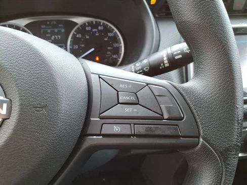 Used 2024 Nissan Kicks S image 18