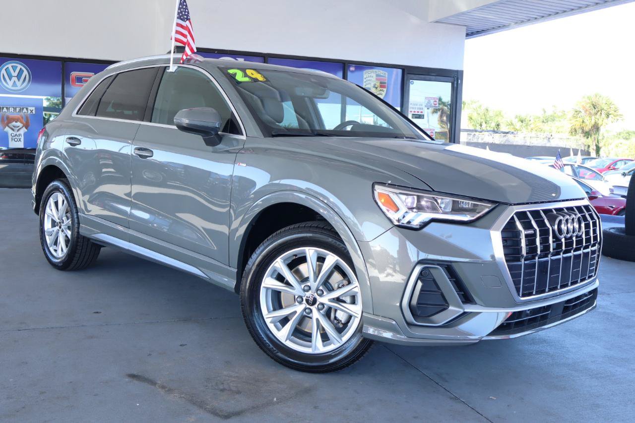 Used 2024 Audi Q3 2.0T Premium AWD/4WD image 3