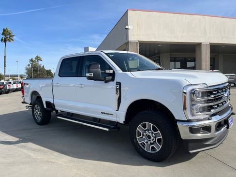 New 2026 Ford F250 Lariat w/ FX4 Off-Road Package AWD/4WD image 3