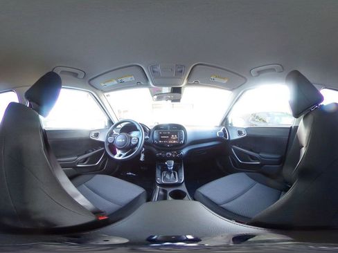 Used 2025 Kia Soul LX w/ LX Technology Package image 38