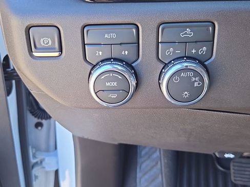 New 2026 GMC Sierra 1500 SLE w/ Max Trailering Package AWD/4WD image 20