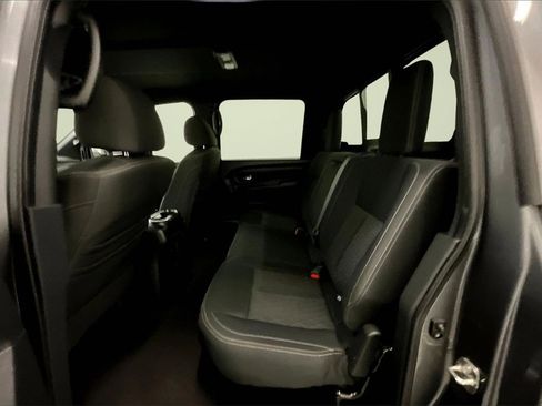 Used 2019 Nissan Titan SV w/ SV Convenience Package image 23