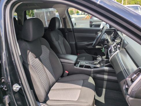 Certified 2023 Kia Sorento LX FWD image 27
