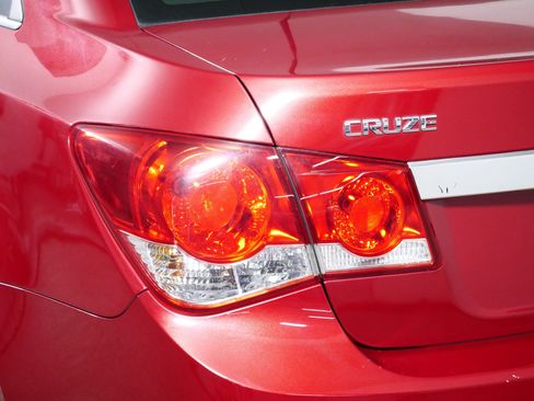 Used 2014 Chevrolet Cruze LT FWD image 17