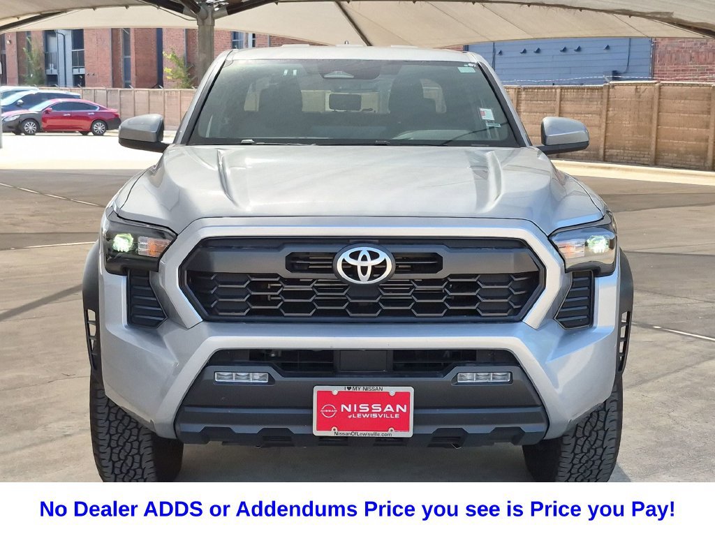 Used 2025 Toyota Tacoma TRD Off-Road AWD/4WD image 3