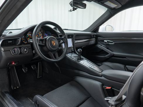 Certified 2018 Porsche 911 GT3 RWD image 4