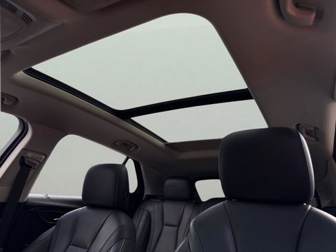 Used 2021 Buick Envision Essence w/ Sport Touring Package FWD image 13