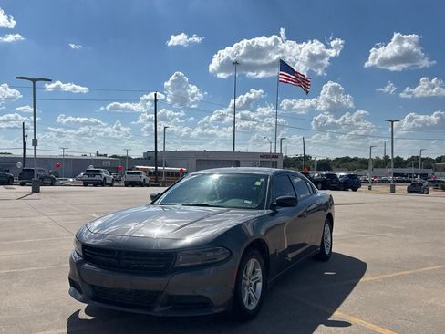 Used 2023 Dodge Charger SXT RWD image 8