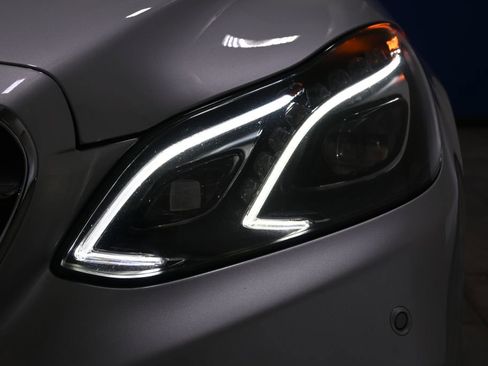 Used 2016 Mercedes-Benz E 350 4MATIC Sedan image 35