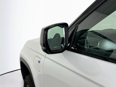 Used 2023 Jeep Grand Cherokee Trailhawk w/ Advanced Protech Group II AWD/4WD image 16