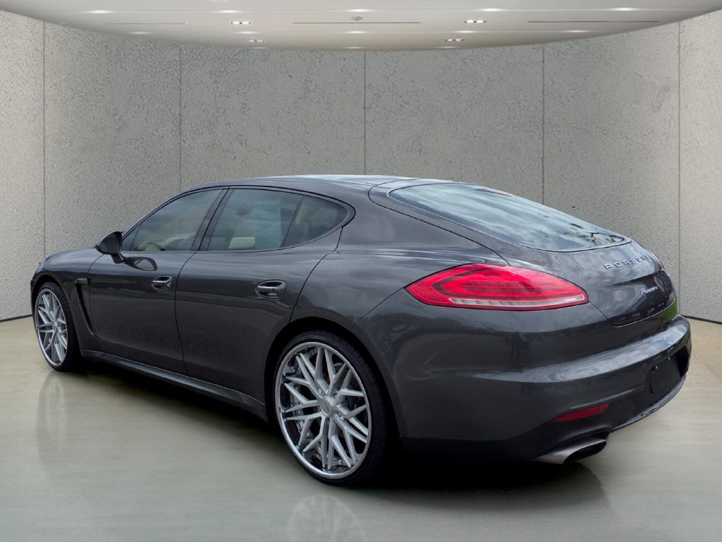 Used 2014 Porsche Panamera 4 AWD/4WD image 8