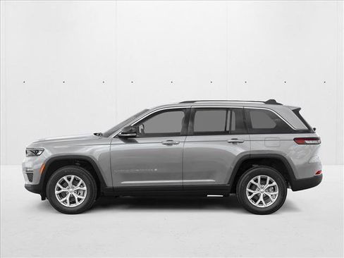 New 2025 Jeep Grand Cherokee Limited w/ Trailer Tow Package image 3