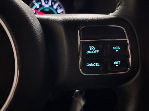 Used 2015 Jeep Wrangler Unlimited Rubicon w/ Dual Top Group image 18