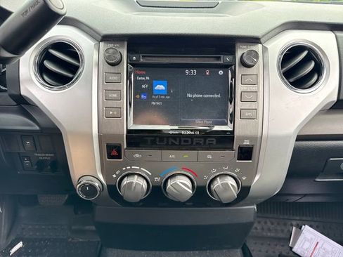 Used 2018 Toyota Tundra SR5 AWD/4WD image 27