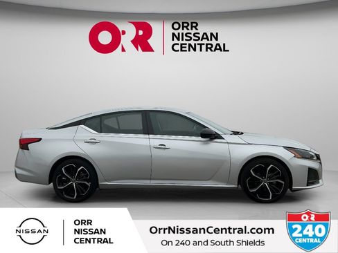 Used 2024 Nissan Altima 2.5 SR FWD image 4