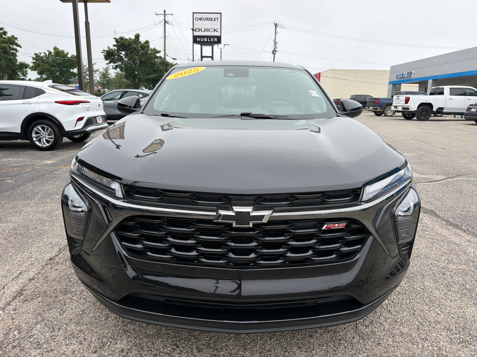 Used 2025 Chevrolet Trax RS w/ Driver Confidence Package FWD image 2