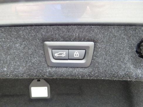 Used 2022 BMW 530i xDrive w/ Convenience Package AWD/4WD image 18