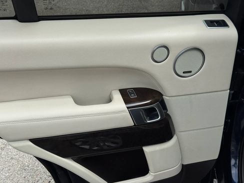 Used 2014 Land Rover Range Rover HSE AWD/4WD image 16